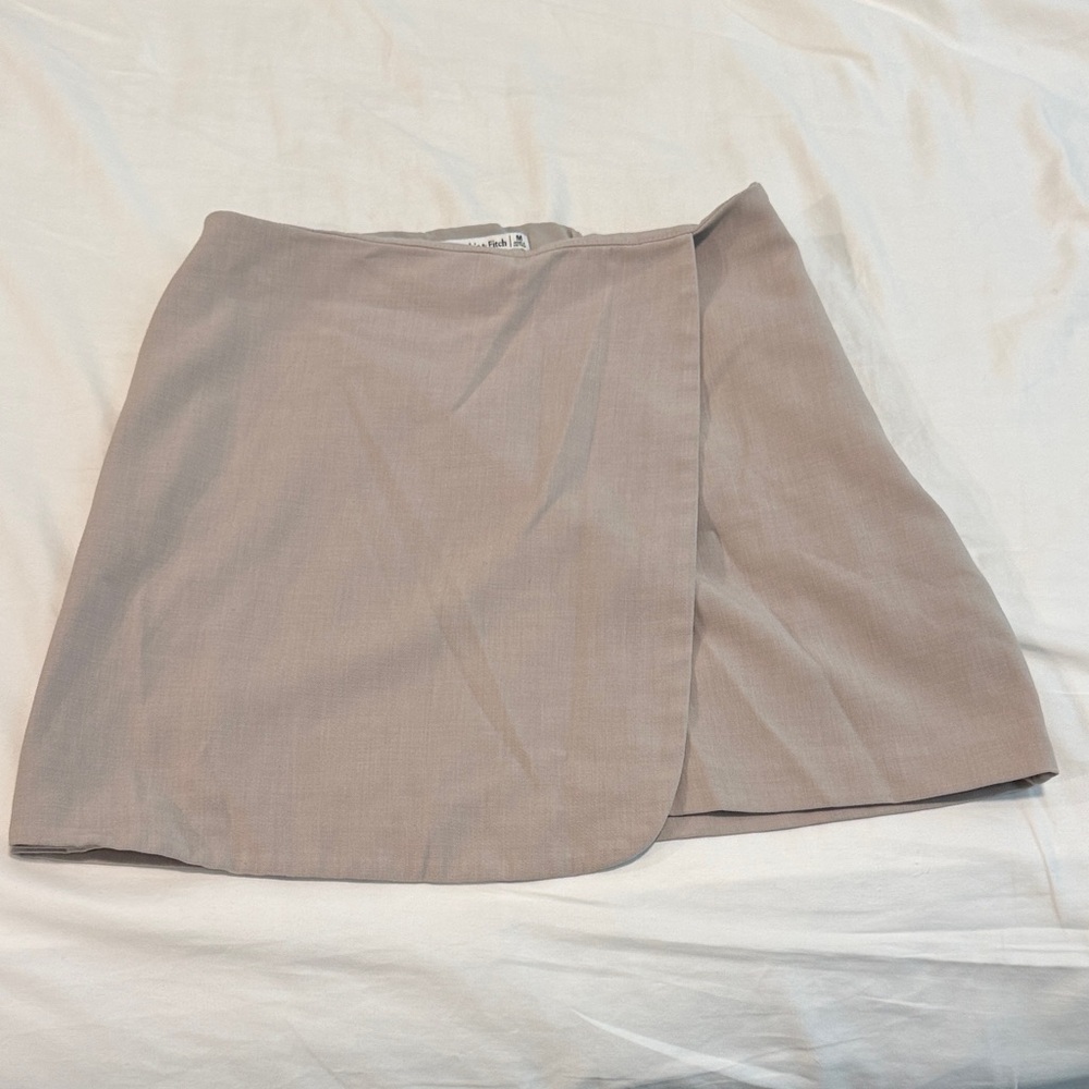 Abercrombie & Fitch Light Taupe Wrap-Style Mini Skirt